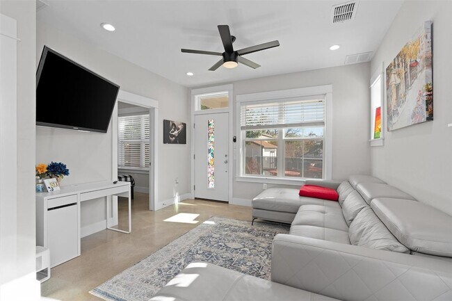 Photo - 1809 Chestnut Ave