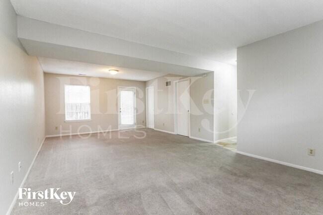 Photo - 1524 Blue Brook Way