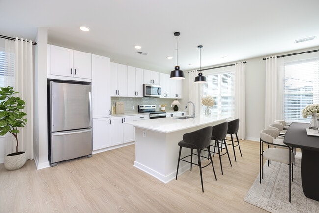 Townhome kitchen and dining area