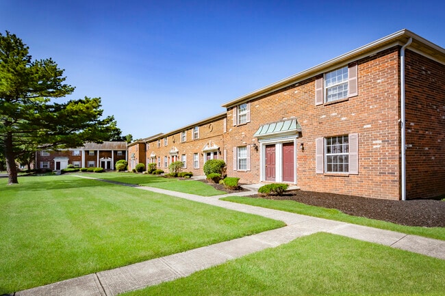 Photo - Williamsburg Square