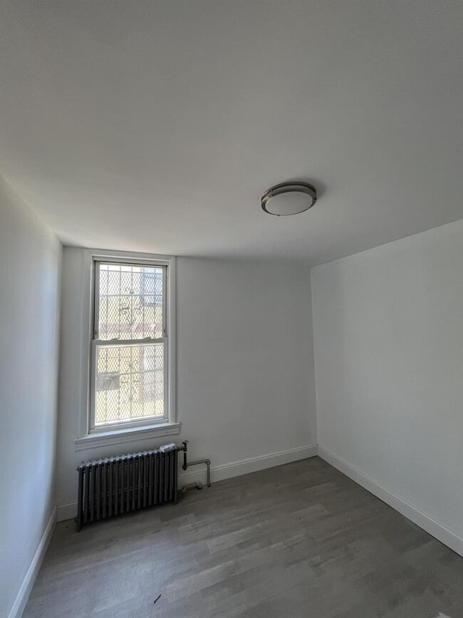 Photo - 1911 Matthews Ave