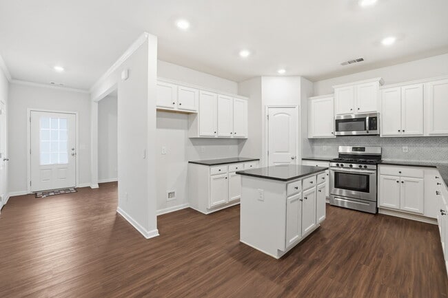 Photo - 520 Edgemore Rd