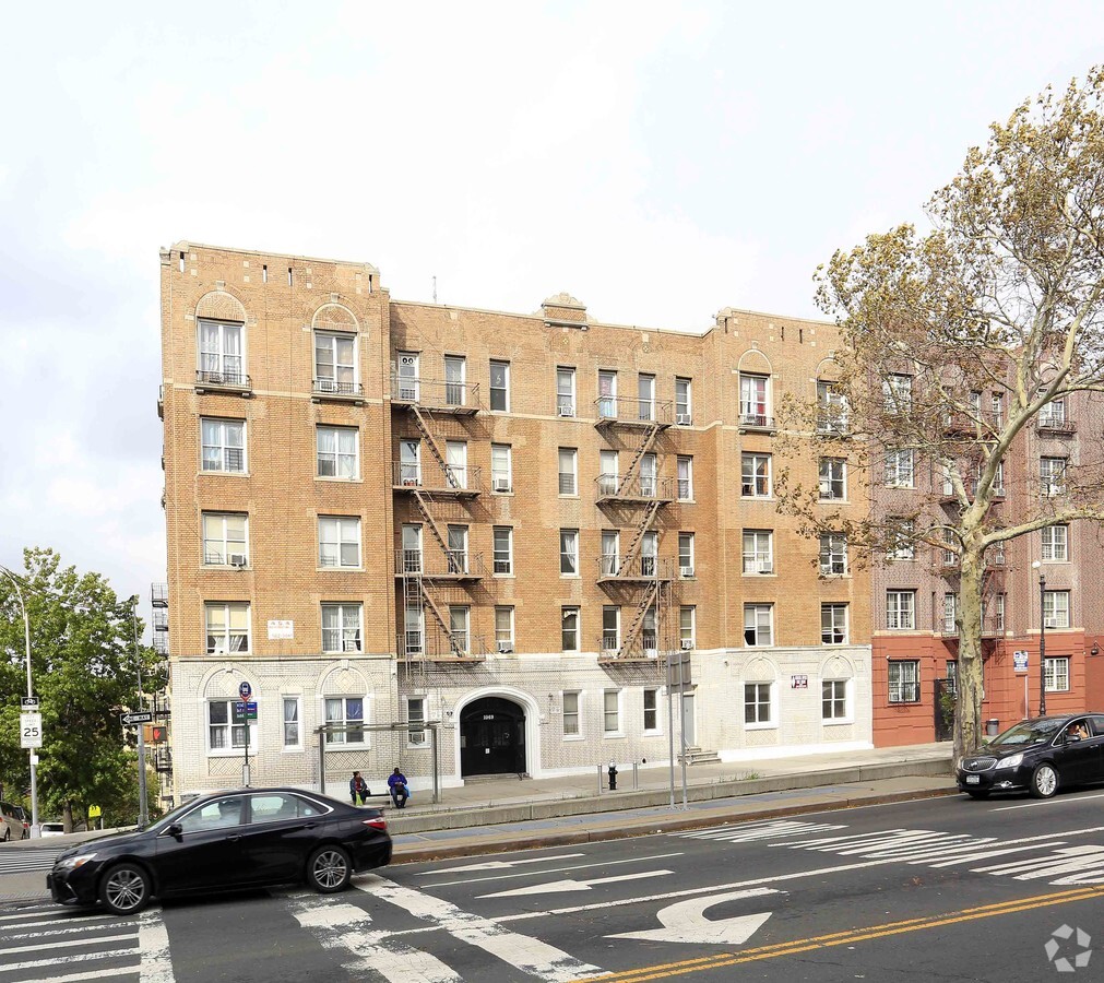 Primary Photo - 1049 Grand Concourse Apartments