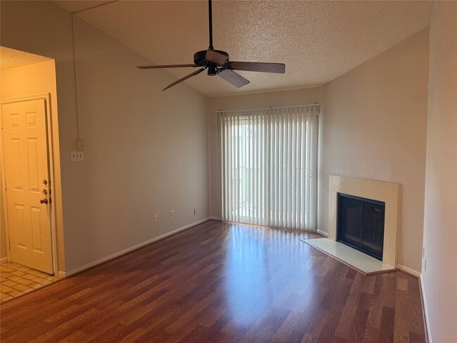 Building Photo - 2120 El Paseo St Unit 1808