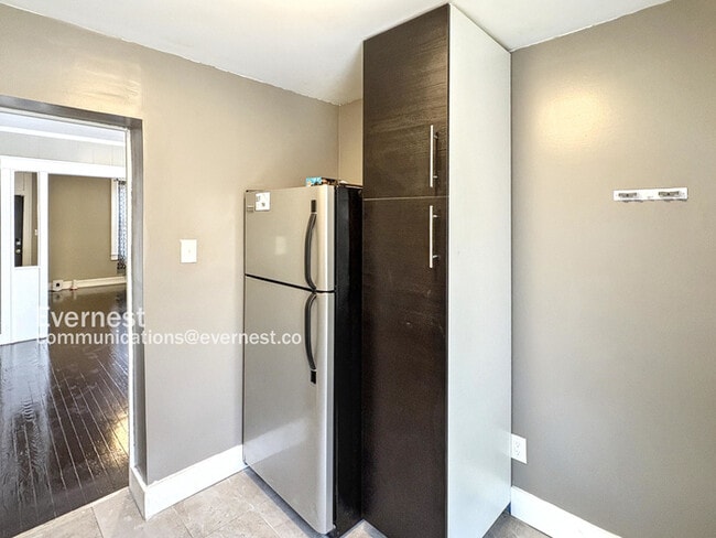 Photo - 747 Melville Ave