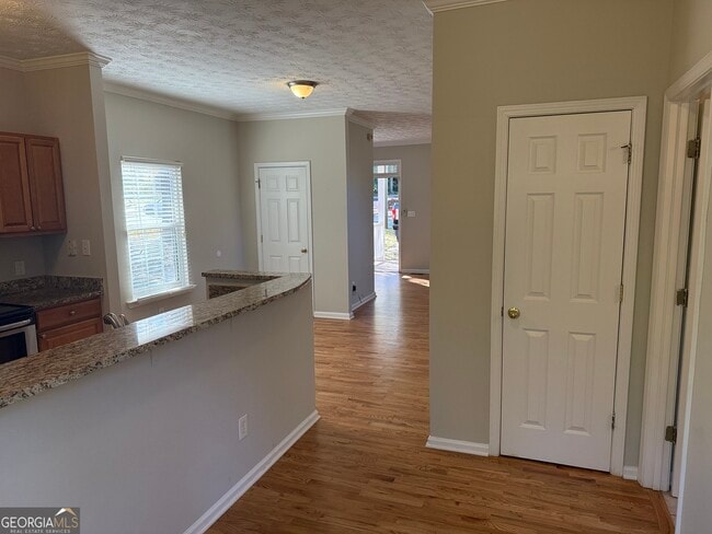 Photo - 27 Montgomery St NE