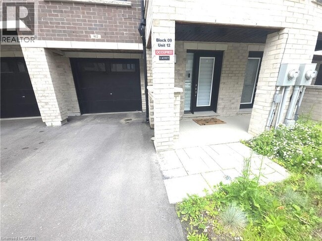 Photo - 585 Colborne St