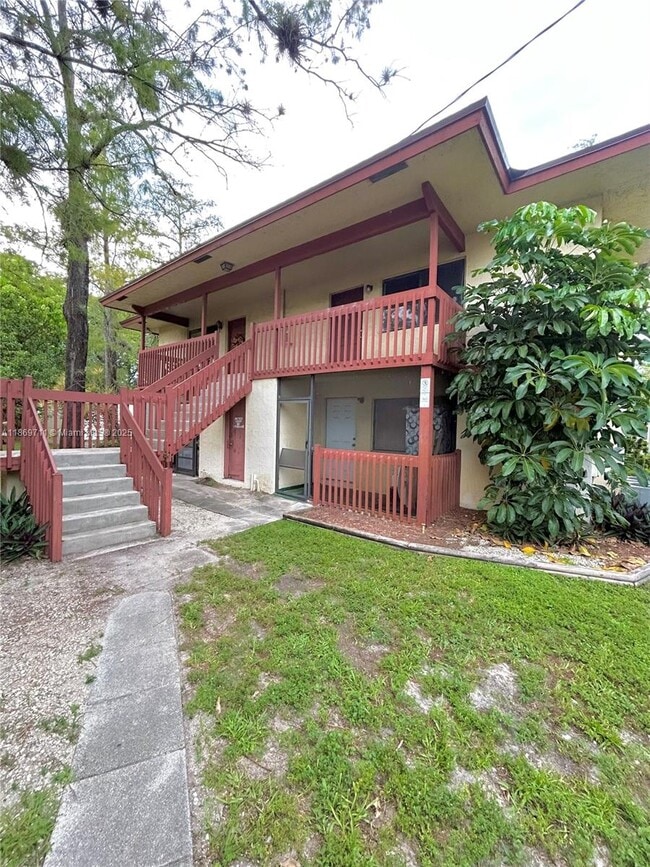 Building Photo - 2010 NW 43 Terrace Unit 6 Rental