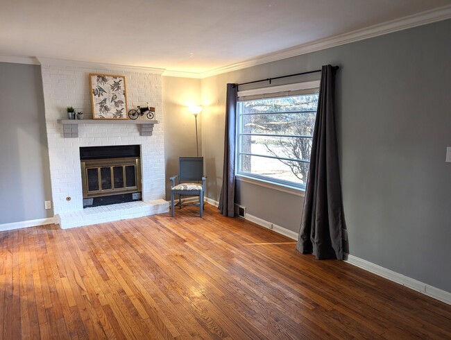 Photo - 1106 N Main St