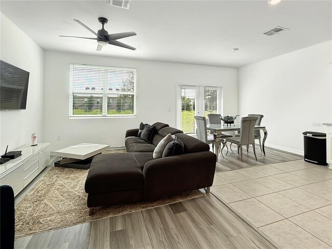 Photo - 1056 Appleton St