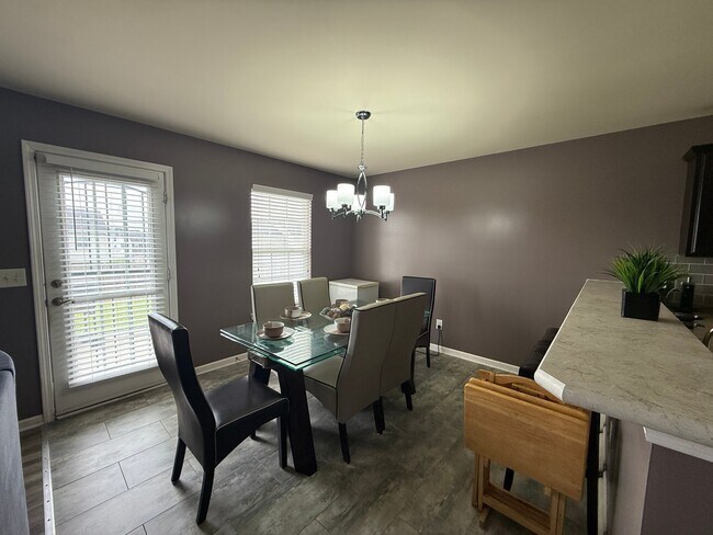 Photo - 1124 Harmony Ln