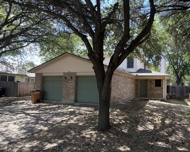 Building Photo - 2906 Kestrel Dr