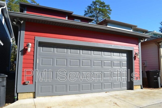 Photo - 828 N Duval St