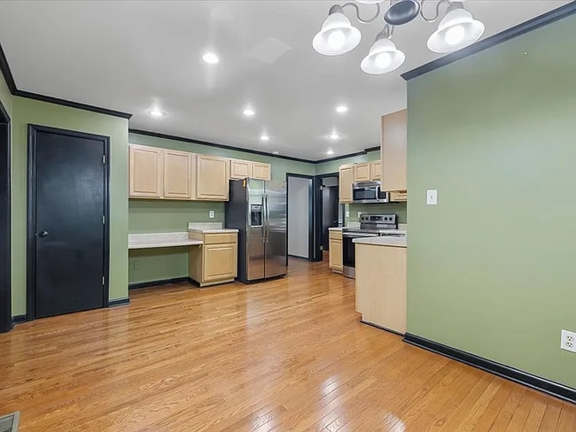 Photo - 1954 Celia Crescent