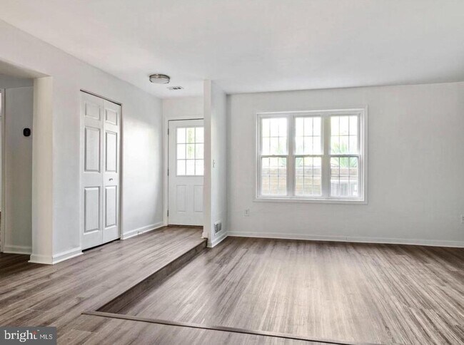 Photo - 1468 Lowell Ct