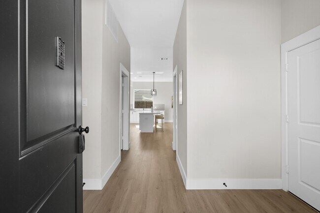 Photo - 6835 Weston St