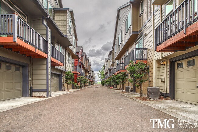 Photo - Gorgeous Two Bedroom Townhome in Hillsboro!