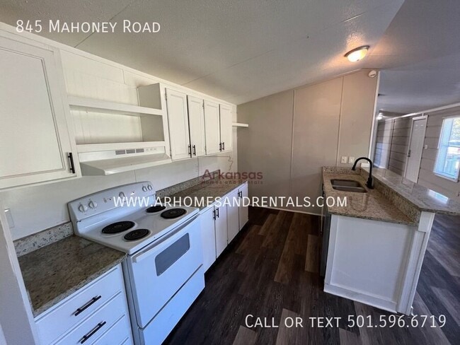 Photo - 845 Mahoney Rd