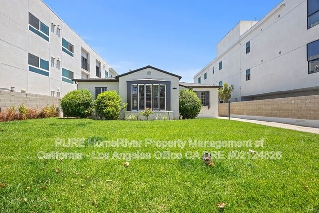 Building Photo - 1534 S Hayworth Ave