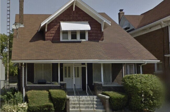 exterior - 2006 52nd St Unit #1