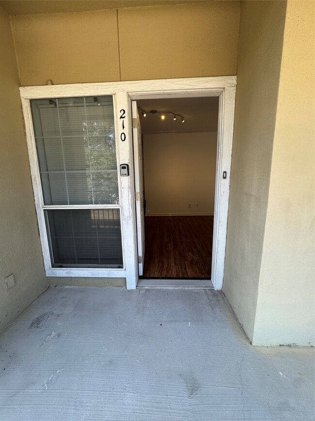 Photo - 921 Marine Dr Unidad True