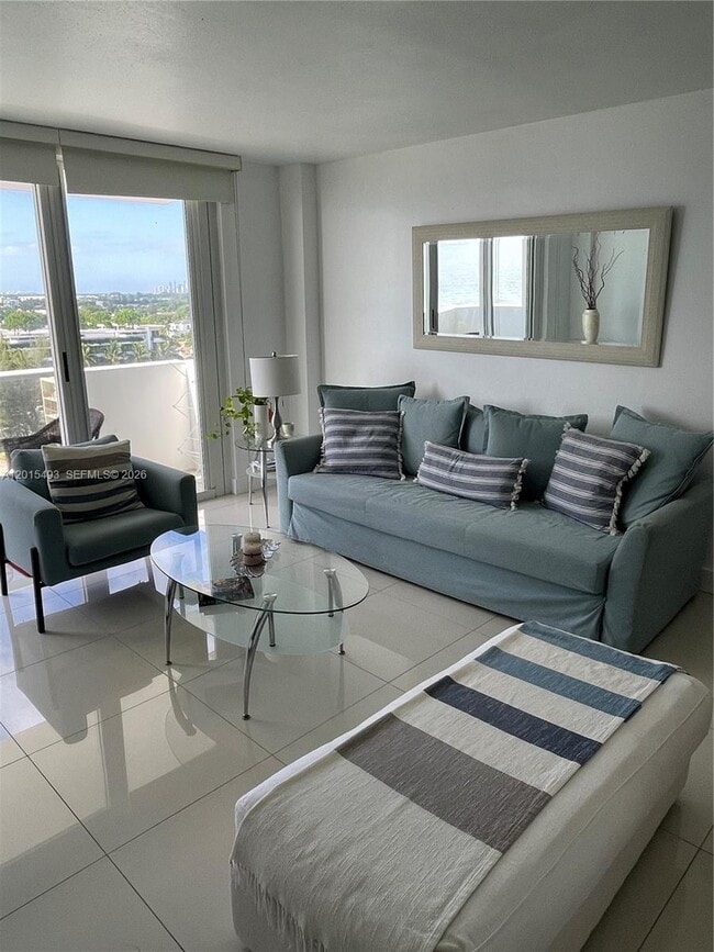 Building Photo - 9195 Collins Ave Unit 1012