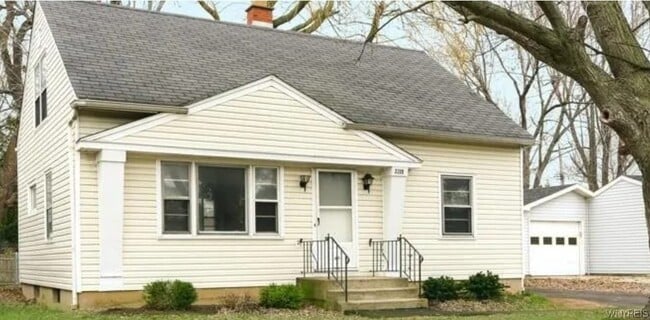 Building Photo - 3319 McKinley Pkwy