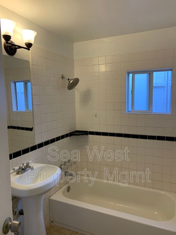 Photo - 123 W Jason St Unit #C