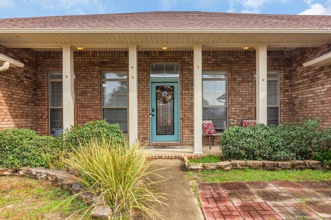 Photo - 4 Bedroom in Crestview on 1/2 acre lot!!!