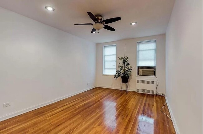 Photo - 2104 Holland Ave