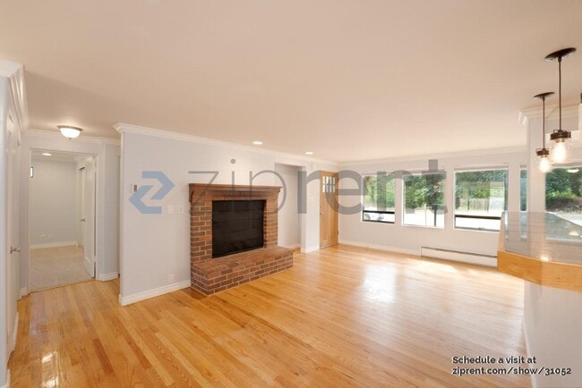 Photo - 122 NE 130th St