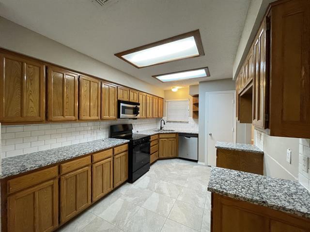 Photo - 6109 Kingswood Dr