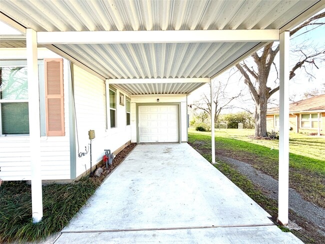 Photo - 1104 Marie St