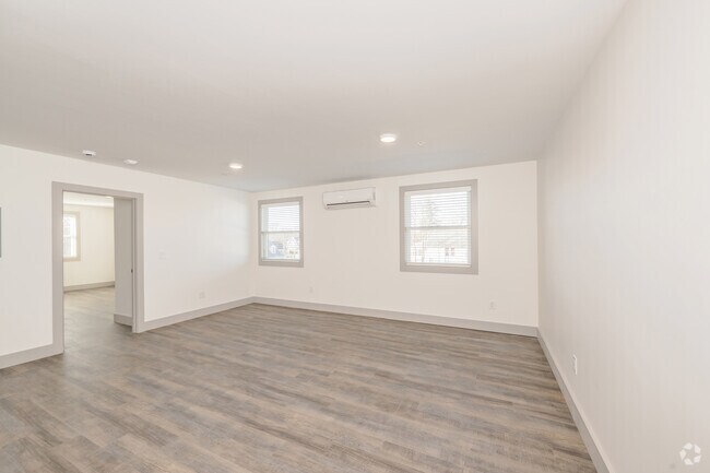 1BR, 1BA - 650SF - Living Room