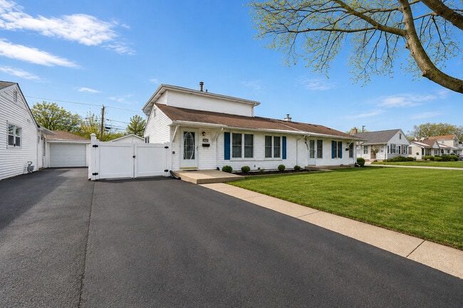 Photo - 8912 S Ryan Rd