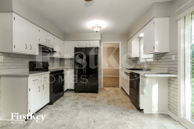 8341 Rodney Dr