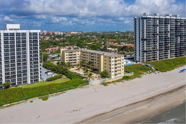 Building Photo - 310 S Ocean Blvd Unit 305
