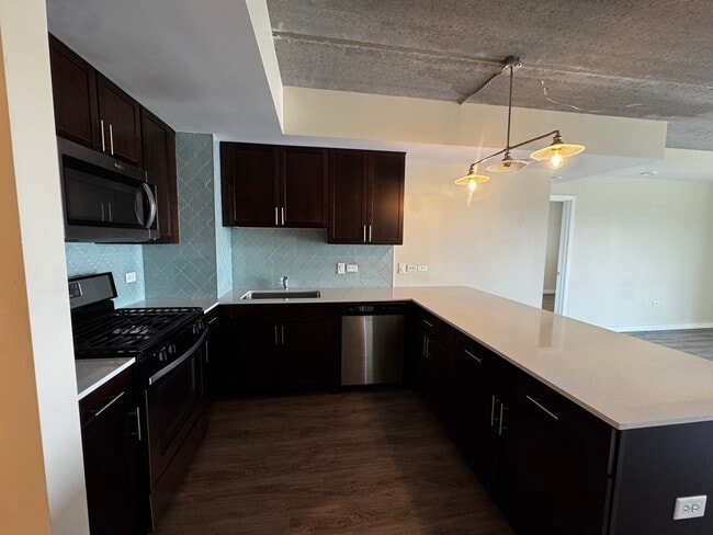 Photo - 1323 W Morse Ave Unit 608