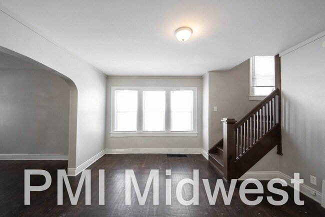 Photo - "Charming 3-Bed Duplex on Guilford Ave - A Cozy 1100 Sq Ft Retreat in Indianapolis!"