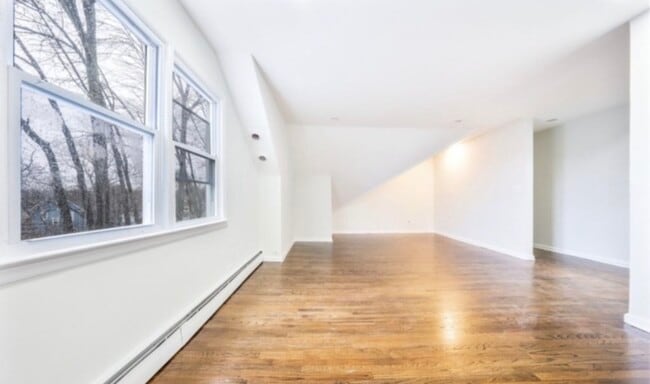 Living Room - 91 Broad St Unit 2