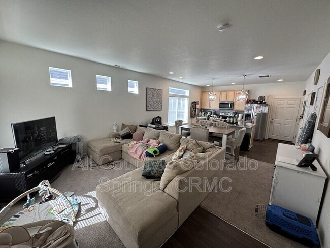 Photo - 6463 Crossdrum Point