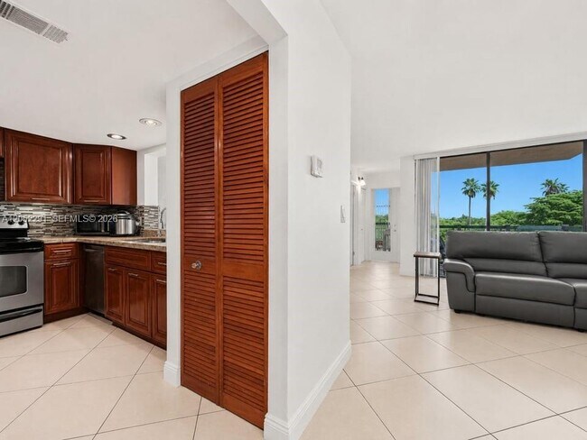 Photo - 2055 SW 122nd Ave Unit 418