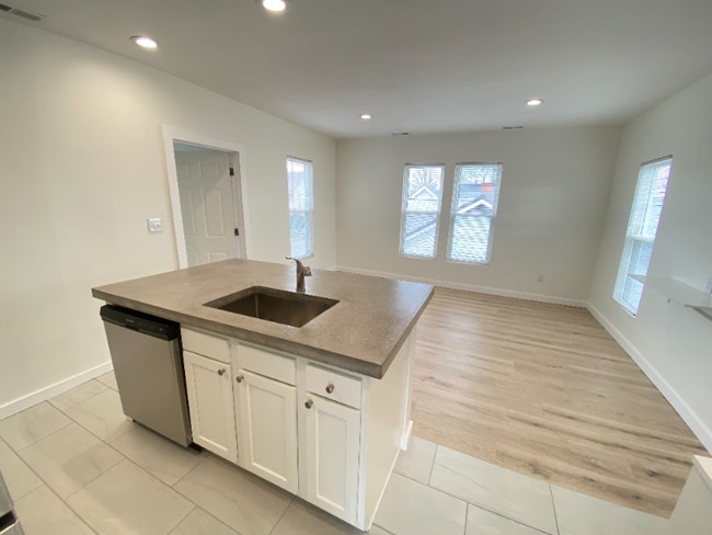 Photo - 329 W 8th St Unit 329 W 8th B