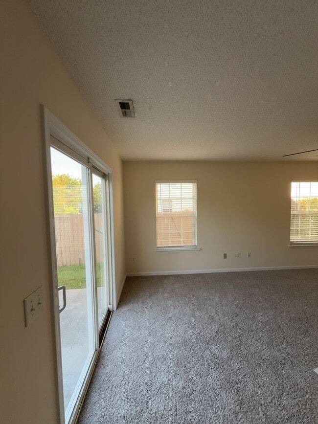 Photo - 420 Cape Jasmine Way