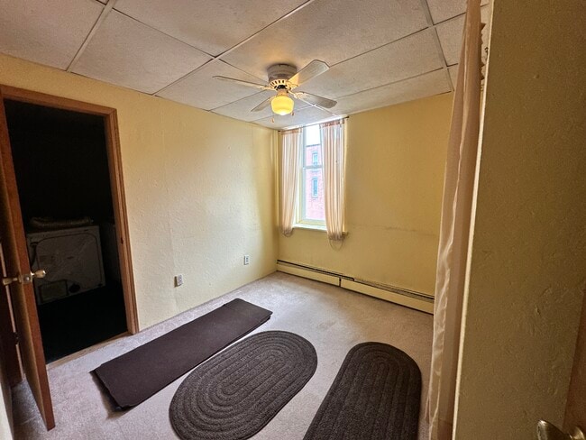 Photo - 516 Broadway St S