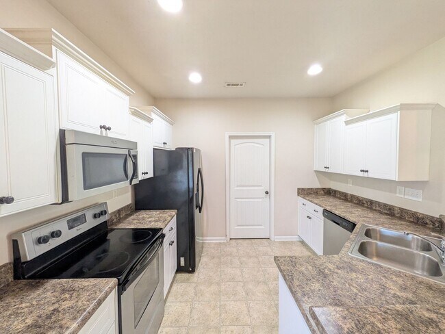 Photo - 859 Westlawn Dr