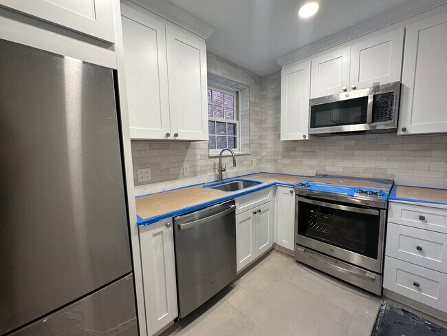 35 Park St Unit 2