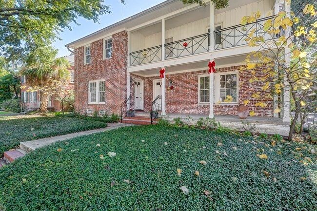 Building Photo - 1741 Wroxton Rental