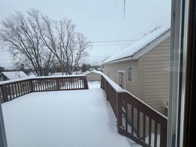 Photo - Click the “Apply Now” button or email wapmrentals@gmail.com for a prompt response.