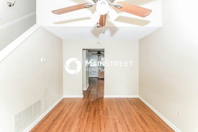 Photo - 3 Bedroom Pet-Friendly Home in Olive Branch, MS with Main Street Renewal